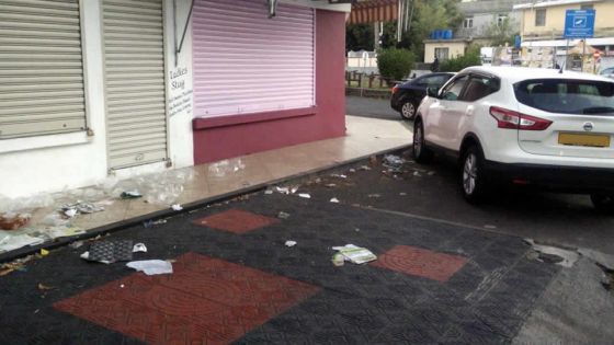 Foire du dimanche à Quatre-Bornes : des ordures en pleine rue et sur le parking d’une mosquée