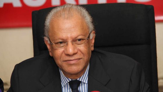 Navin Ramgoolam : «Il aurait dû être révoqué de son poste ministériel»