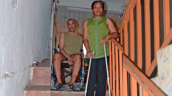 Il vit en appartement : Cyril, handicapé moteur, ne peut sortir de chez lui