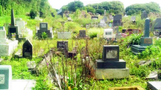 Curepipe : le cimetière Bigara tombe en ruine 