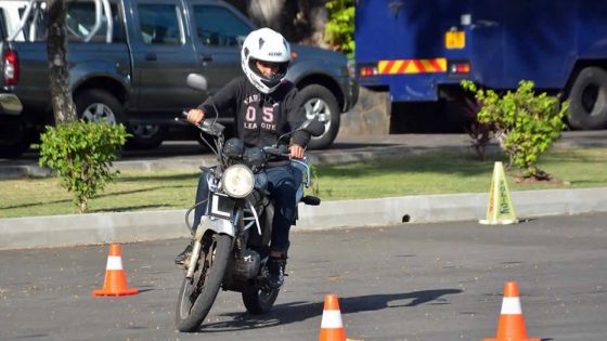 Dilemme d’un motard : à 95 décibels, l’échappement de sa moto dérange son voisin