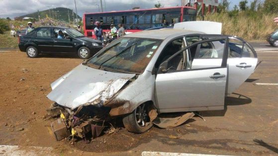 Accident spectaculaire au rond-point de Sodnac