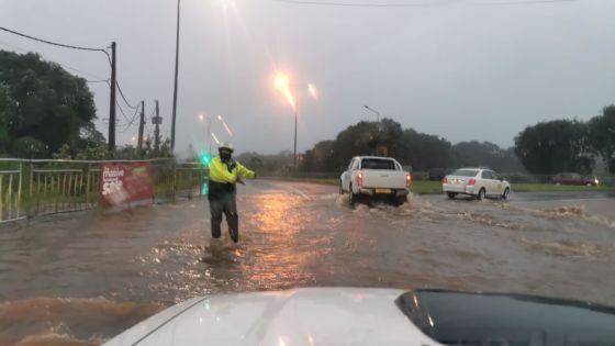 Météo : pluies, orages et accumulations d'eau encore au rendez-vous dans le Sud, l’Est et sur le Plateau central cet après-midi