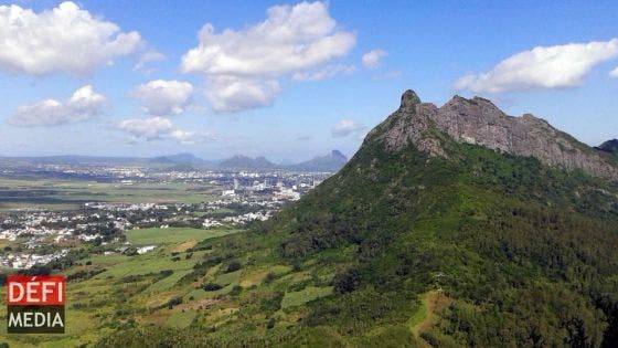 Un enseignant porté disparu sur la montagne du Pouce : des recherches en cours 