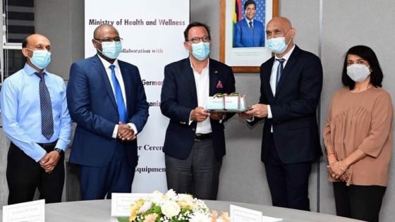 Donation : l’Allemagne offre 460 000 masques sanitaires à Maurice