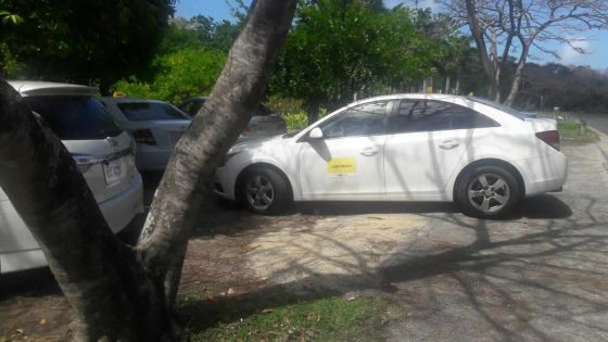Faute de travail : les taximen contraints de vendre leurs voitures pour payer leurs dettes