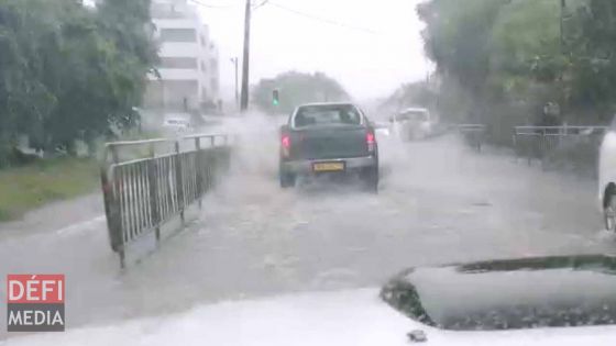 De midi à 19 heures : avertissement de fortes pluies et risques d’accumulations d’eau conséquentes 