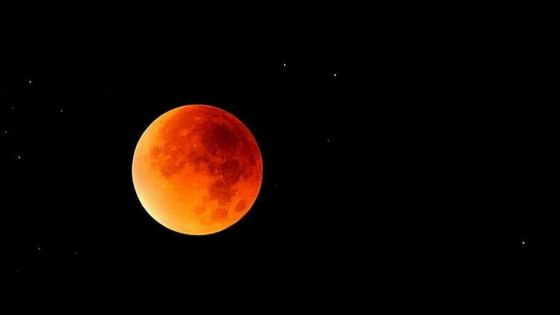 La Lune va rougir lors d'une éclipse dans la nuit de dimanche à lundi