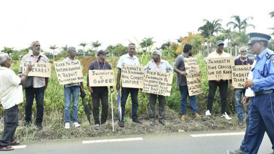 [En images] Nouvelle manifestation du mouvement « Rann Nou Later » à Côte-d’Or, Pravind Jugnauth absent