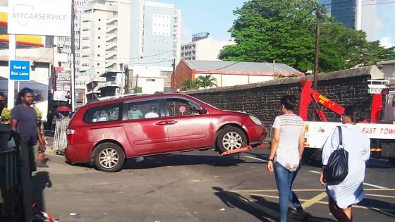 Accident près des Casernes centrales : une voiture renverse huit piétons