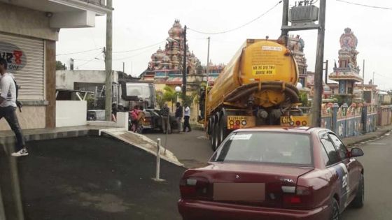 Henrietta : un camion-citerne se renverse, embouteillage important dans le secteur