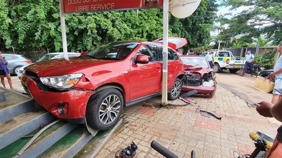 Albion: une voiture percute un pylône de Safe City avant d'entrer en collision avec deux véhicules sur un parking 