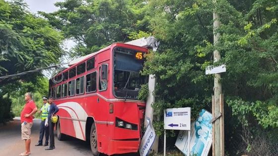 Albion : un receveur d'autobus grièvement blessé dans un accident