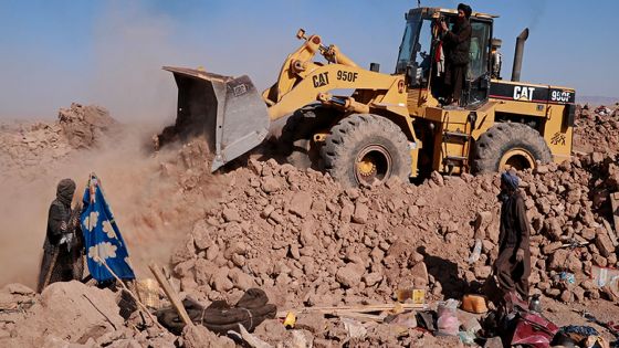 Afghanistan: le gouvernement révise à plus de 1.000 morts le bilan du premier séisme