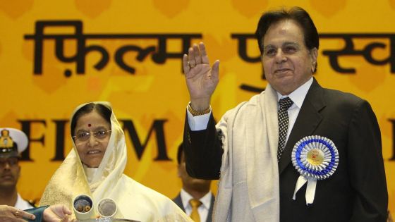 Décès à 98 ans de Dilip Kumar, le roi de la tragédie de Bollywood