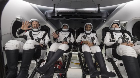 Quatre astronautes sur le chemin retour vers la Terre à bord d'une capsule de SpaceX