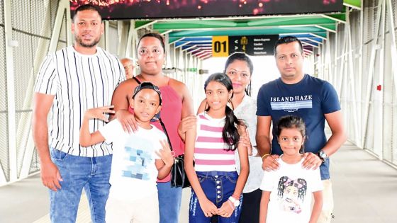 Radio Plus célèbre la fête des Mères - «Maman et papa, faites vos valises!» : des défis pendant trois jours pour gagner un voyage de rêve