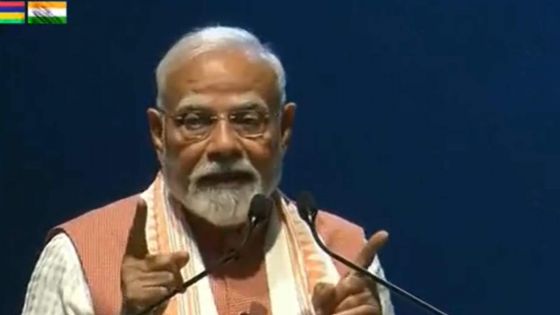 Visite officielle : «J’ai apporté l’eau sacrée du Sangam pour être versée au Ganga Talao», dit Modi