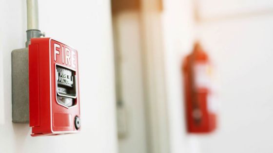 715 des 1 149 bâtiments du gouvernement ne détiennent pas de «Fire Certificate» 