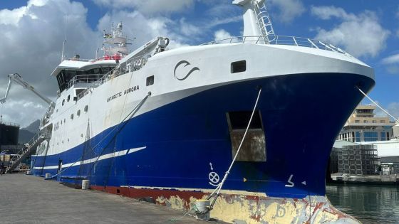 Interception d'un navire ayant illégalement pénétré dans nos eaux territoriales