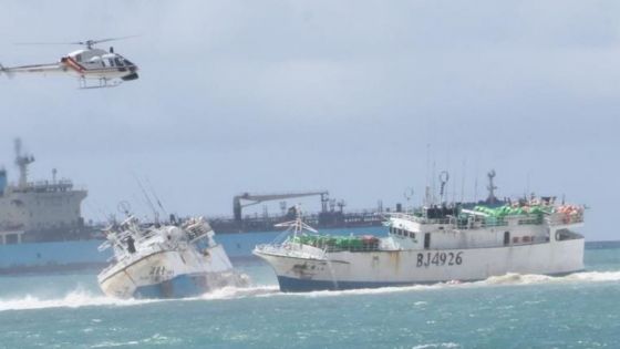 Les deux chalutiers taïwanais seront vidés et remorqués jusqu’à la rade