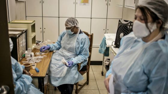 Afrique du Sud : 24 000 membres du personnel de santé infectés par la Covid-19, 181 morts