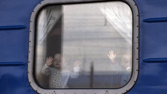Les bombes ou les périls de l'exil : alerte pour des milliers d'enfants d'orphelinats ukrainiens