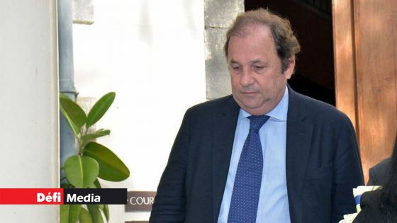 Cour suprême : Bernard Maigrot retire sa plainte contre l’État 