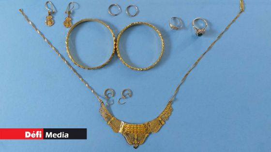 La septuagénaire laisse sa porte ouverte, on lui vole plus de Rs 370 000 de bijoux 