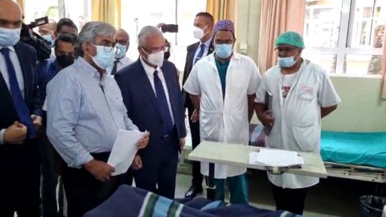 Drame de Mare Longue : le PM rend visite aux blessés à l’hôpital Victoria