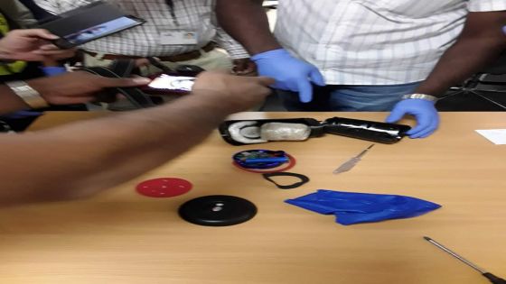 Saisie de Rs 3,8 M d’héroïne sur une Malgache : le contact local arrêté  