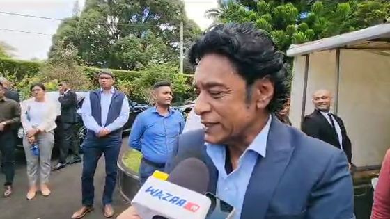 Nando Bodha rend hommage à Sir Kailash Ramdanee