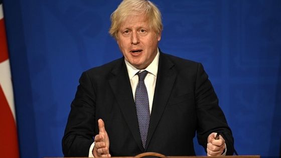 Covid-19: Boris Johnson annonce la fin de l'essentiel des restrictions en Angleterre