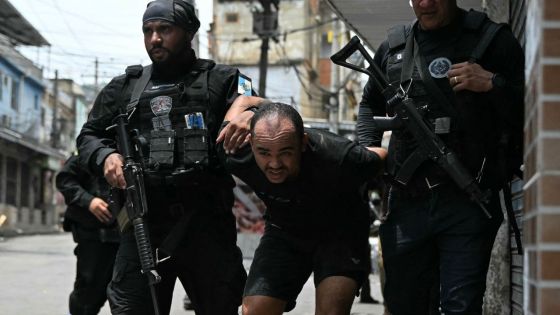 Scènes de guerre à Rio : 64 morts une opération policière contre les narcotrafiquants
