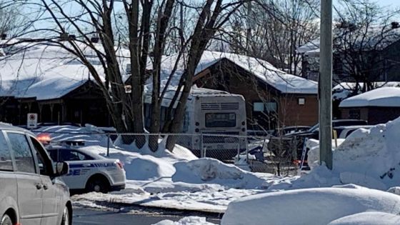 Un bus fonce sur une garderie au Québec, tuant deux enfants dans un acte «délibéré»