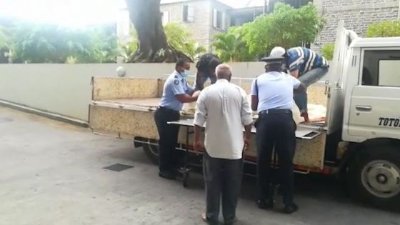 Noyade : les corps des deux enfants transportés dans le caisson d'une camionette 