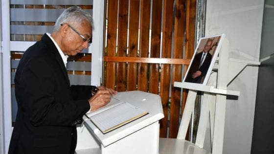 Pravind Jugnauth rend hommage à Eddy Boissezon : «Il était quelqu’un de très dévoué»