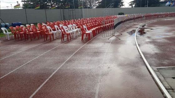 [En images] JIOI : Finale de football Maurice/Réunion : des chaises installées au stade Auguste Vollaire