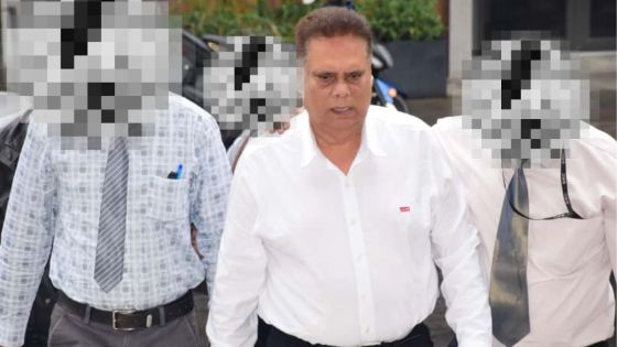 Affaire Ravatomanga : «Tant que je serai entre les mains de la FCC, je ne dévoilerai pas les implications de Sanjay Dawoodary dans ce cas de trafic d’influence», déclare Nasser Beekhy