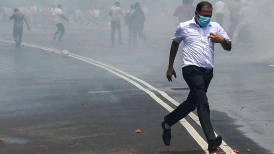 Sri Lanka : des coups de feu tirés depuis la résidence du Premier ministre assiégée par des manifestants 