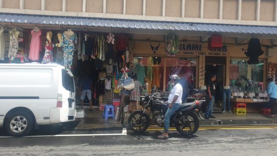 L'alerte cyclonique levée : des commerces rouvrent leurs portes 