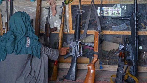 A Kandahar, berceau taliban, les ventes d'armes ne connaissent pas la crise