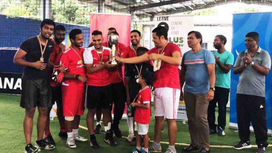 Tournoi inter-presse : l’équipe du Défi Média Group championne