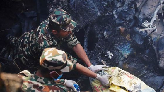 Un avion avec 72 personnes à bord s'écrase au Népal