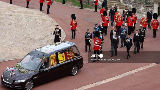 Le cercueil d'Elizabeth II arrive au château de Windsor, sa dernière demeure