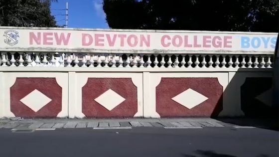 Collège New Devton : les élèves s’insurgent contre le retard de distribution des timetables