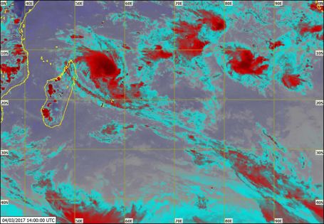 Météo : Enawo pourrait s’intensifier en forte tempête tropicale dans la nuit