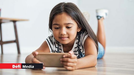 Mettre des enfants tôt le matin devant un écran favoriserait les troubles du langage