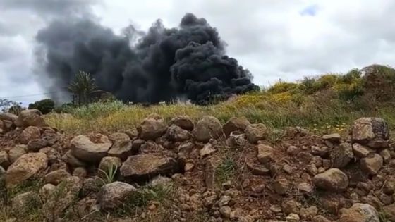 Vuillemin Road, Quartier-Militaire : un incendie sur un terrain en friche