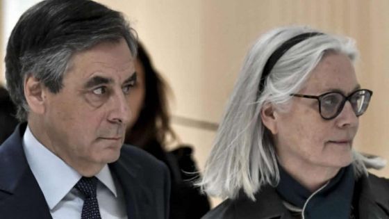 Emplois fictifs: l'ex-Premier ministre français Fillon condamné à un an de prison ferme en appel 